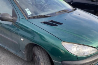 Pare choc avant PEUGEOT 206