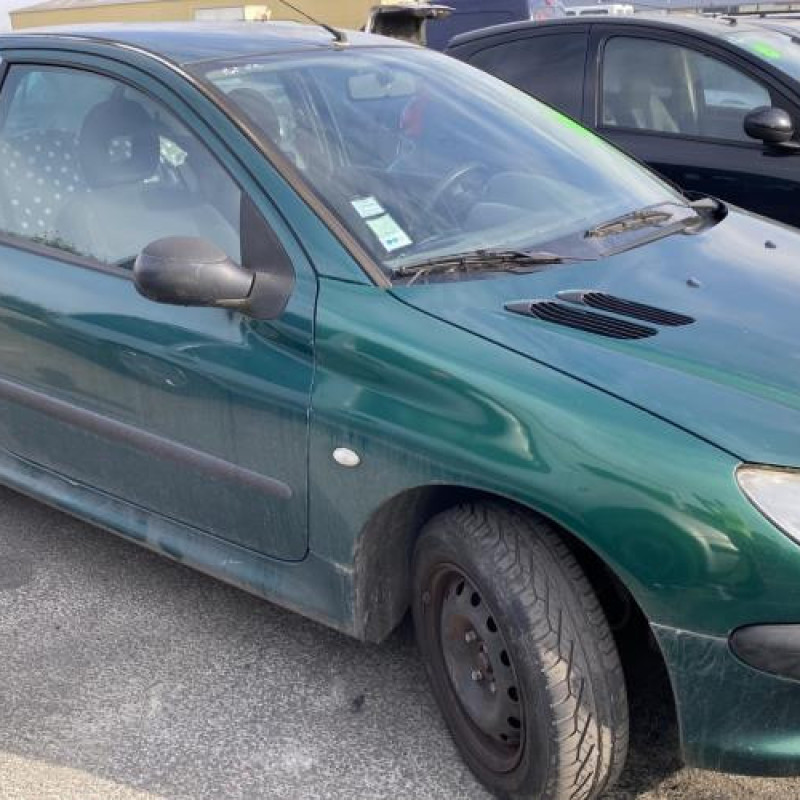 Pare choc avant PEUGEOT 206 Photo n°13