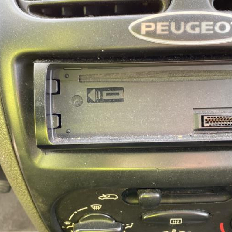 Pare choc avant PEUGEOT 206 Photo n°20