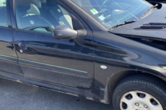 Pare choc arriere PEUGEOT 206