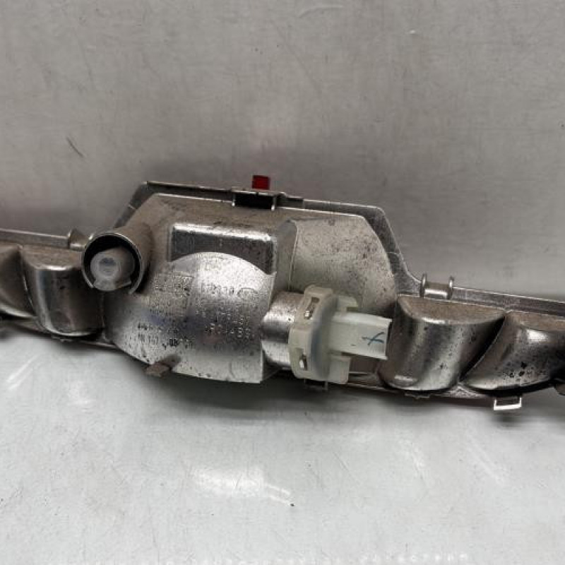 Anti brouillard arriere PEUGEOT 208 1 Photo n°2