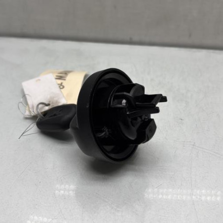 Bouchon de carburant PEUGEOT 208 1