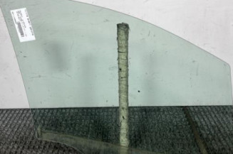 Vitre avant gauche PEUGEOT 208 1