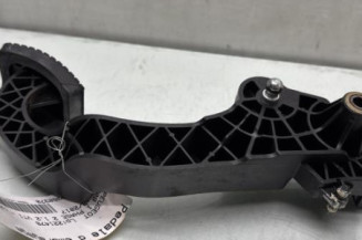 Pedale d'embrayage PEUGEOT 208 1