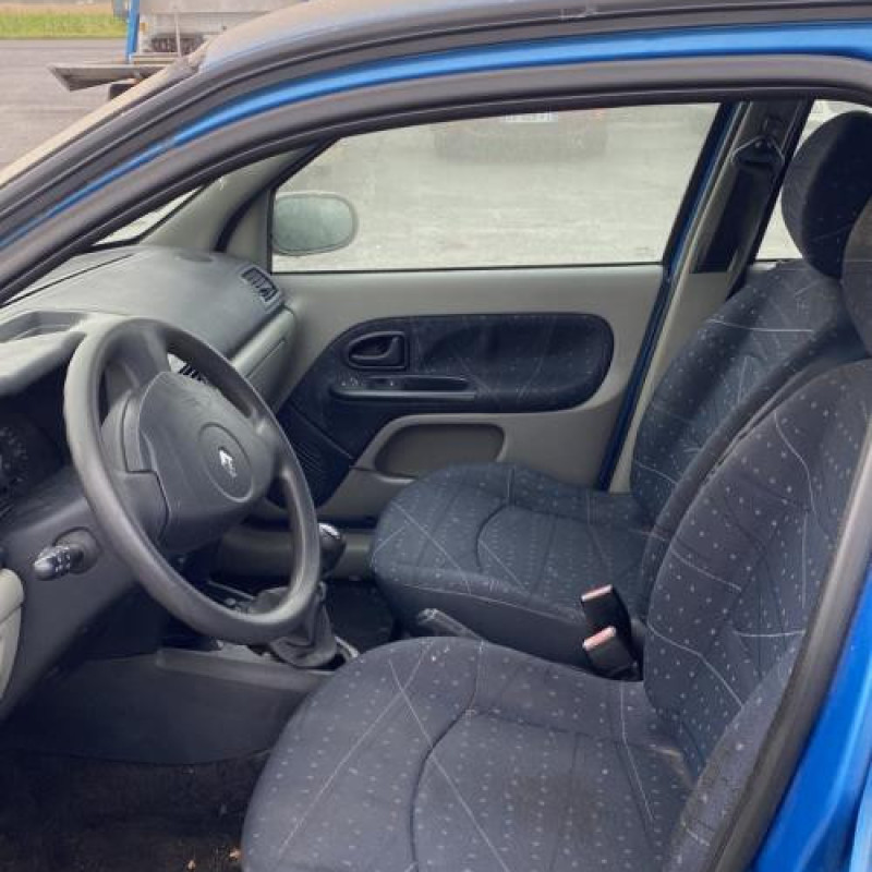 Aile avant gauche RENAULT CLIO 2 Photo n°11