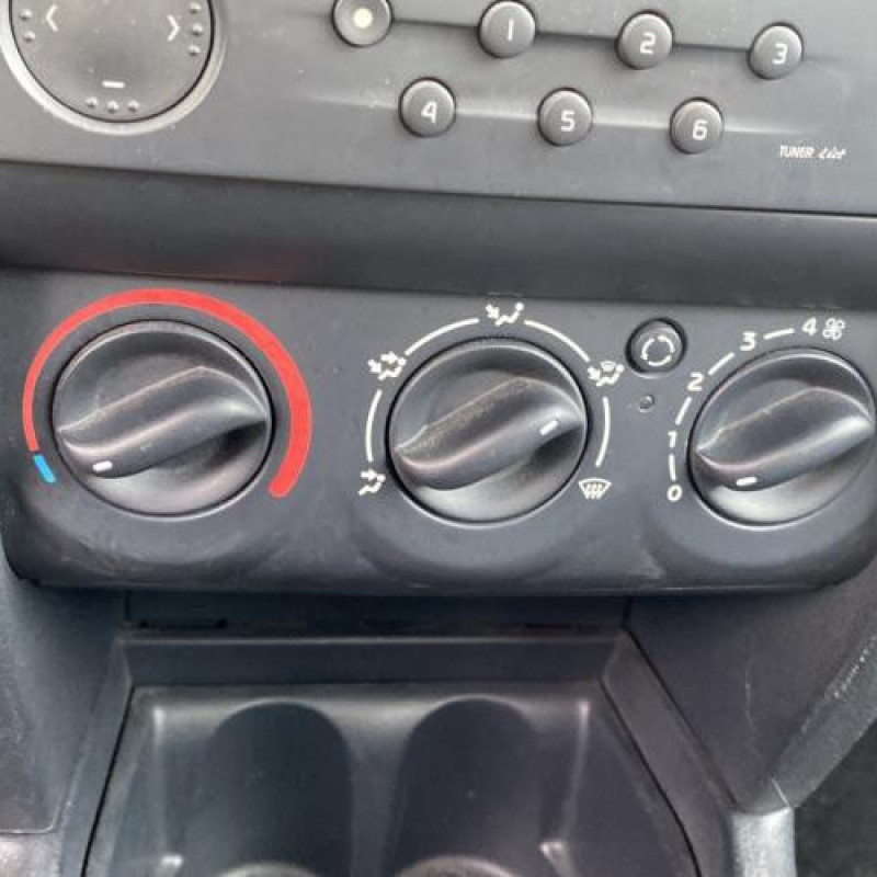 Porte avant gauche RENAULT CLIO 2 Photo n°14