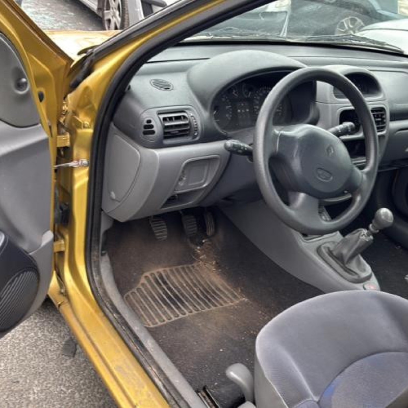 Aile avant gauche RENAULT CLIO 2 Photo n°14