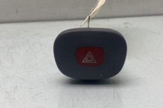 Bouton de warning RENAULT CLIO 2 Photo n°1