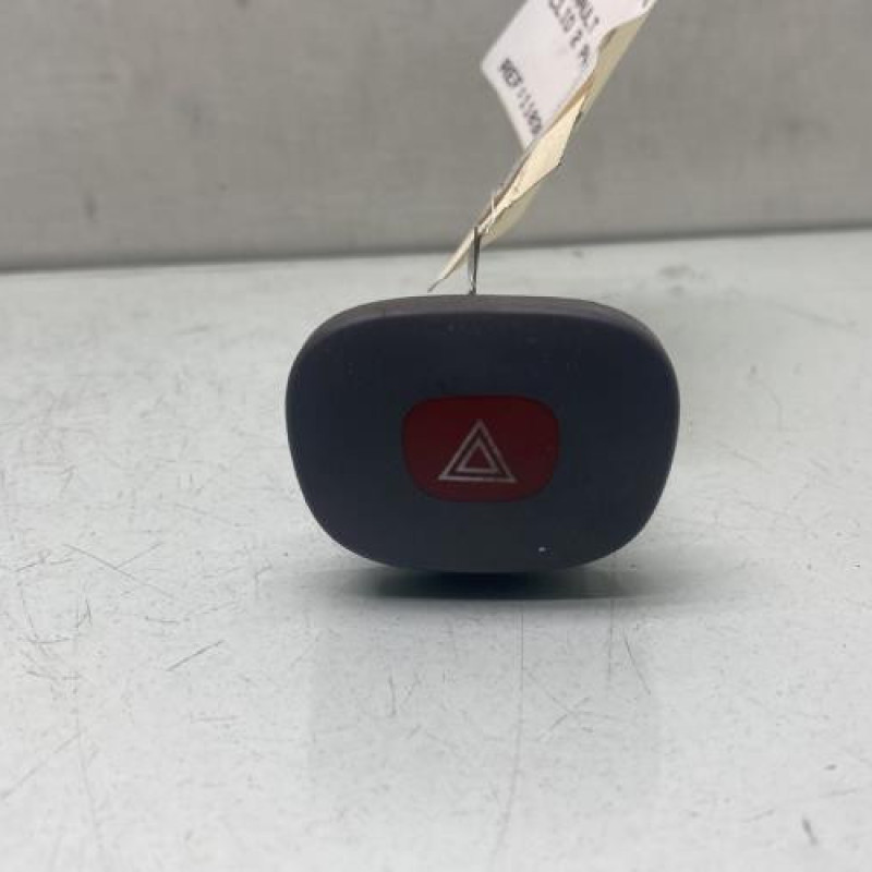 Bouton de warning RENAULT CLIO 2 Photo n°1