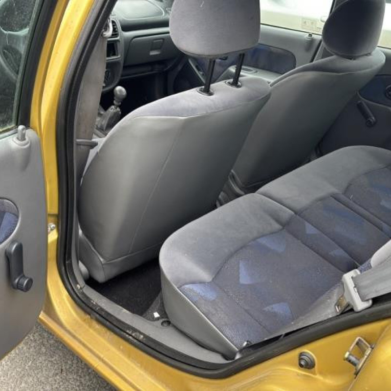 Bouton de warning RENAULT CLIO 2 Photo n°14