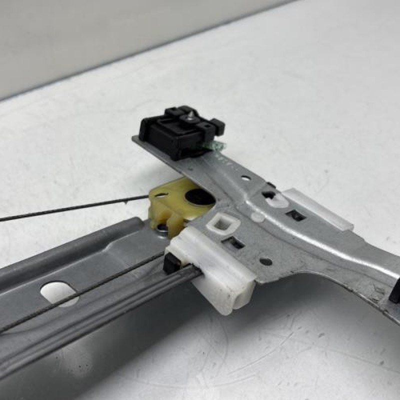 Leve vitre electrique avant gauche PEUGEOT 207 Photo n°5