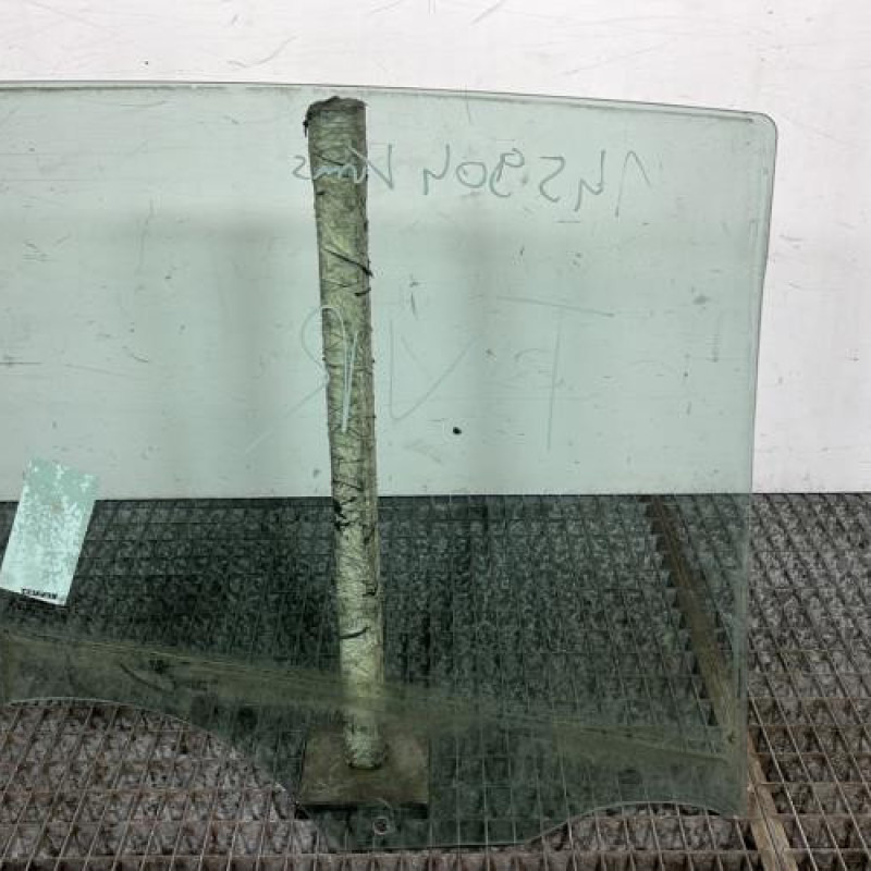 Vitre arriere gauche RENAULT CLIO 3 Photo n°4