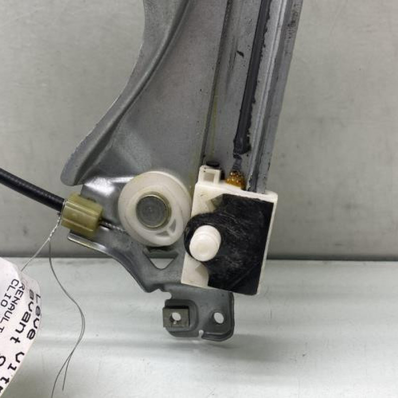 Leve vitre electrique avant gauche RENAULT CLIO 3 Photo n°2