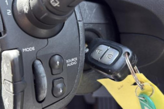 Feu arriere stop central RENAULT CLIO 3