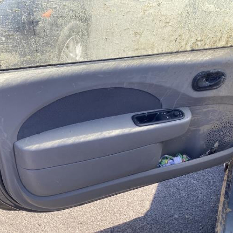Vitre avant gauche RENAULT TWINGO 2 Photo n°13