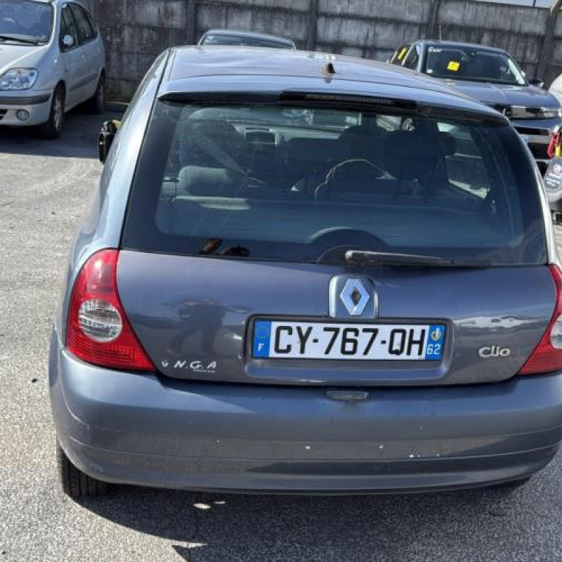 Aile avant gauche RENAULT CLIO 2 Photo n°9