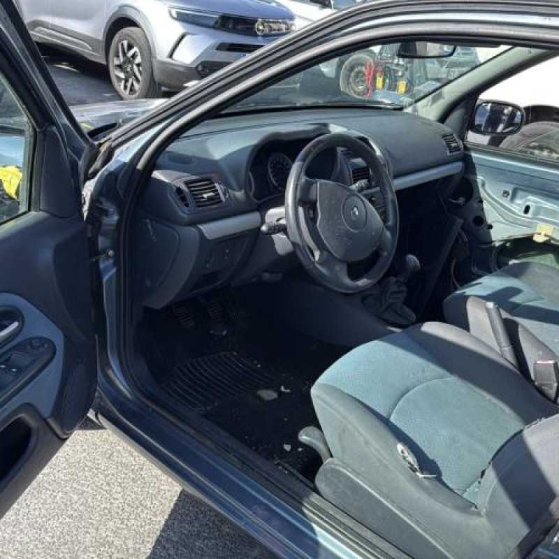 Aile avant gauche RENAULT CLIO 2 Photo n°14