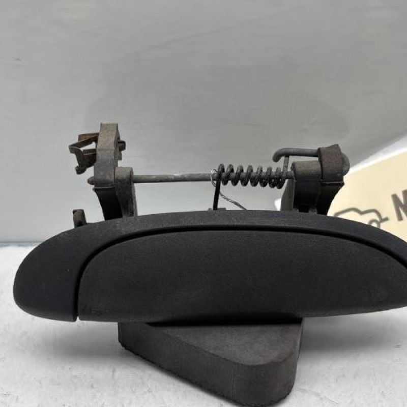 Poignee porte avant droit RENAULT CLIO 2 Photo n°1