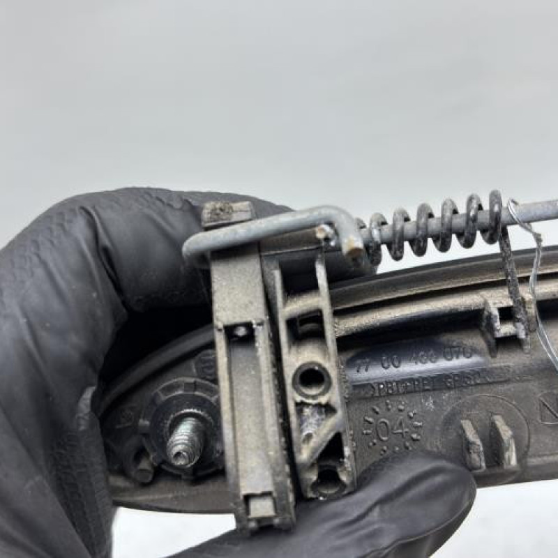 Poignee porte avant droit RENAULT CLIO 2 Photo n°3