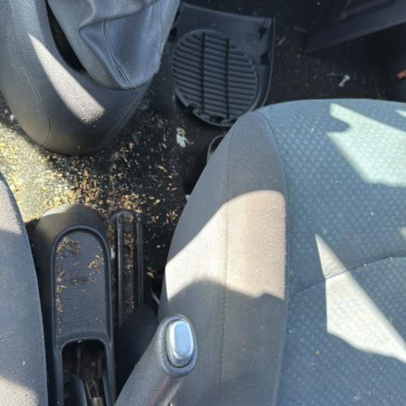 Poignee porte avant droit RENAULT CLIO 2 Photo n°16