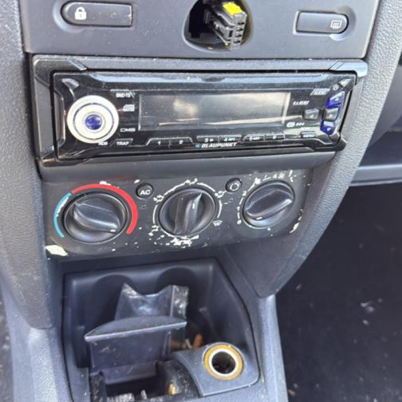 Vitre avant droit RENAULT CLIO 2 Photo n°19