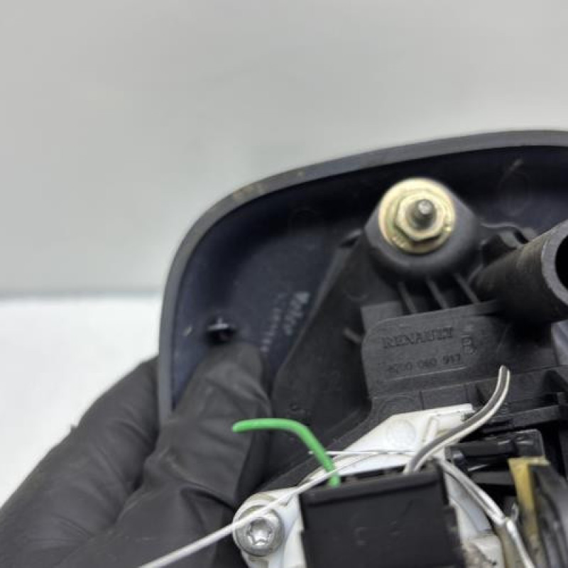 Bouton de coffre RENAULT CLIO 2 Photo n°4