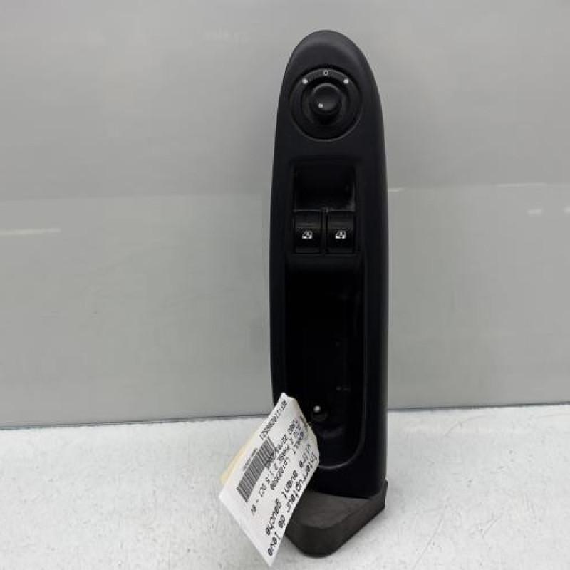 Interrupteur de leve vitre avant gauche RENAULT CLIO 2 Photo n°1