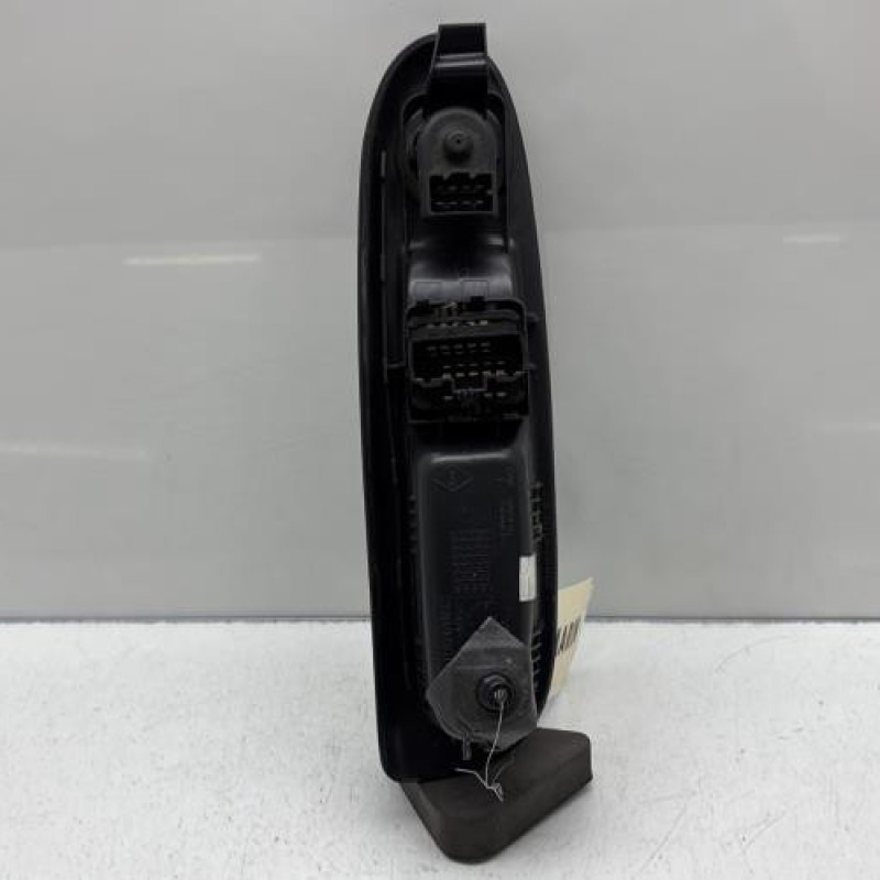 Interrupteur de leve vitre avant gauche RENAULT CLIO 2 Photo n°4