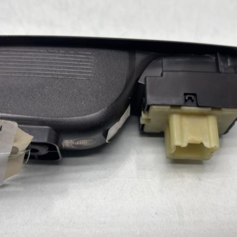 Interrupteur de leve vitre arriere droit RENAULT CLIO 4 Photo n°3