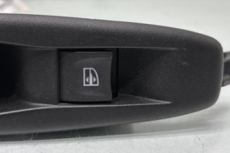 Interrupteur de leve vitre arriere gauche RENAULT CLIO 4