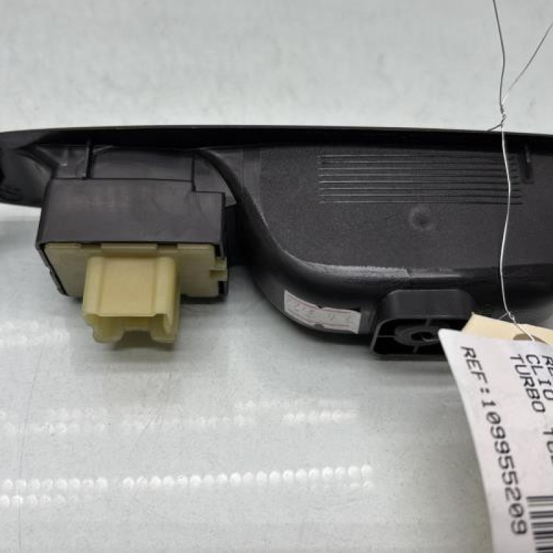 Interrupteur de leve vitre arriere gauche RENAULT CLIO 4 Photo n°3