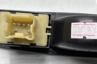 Interrupteur de leve vitre arriere gauche RENAULT CLIO 4