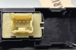 Interrupteur de leve vitre avant droit RENAULT CLIO 4