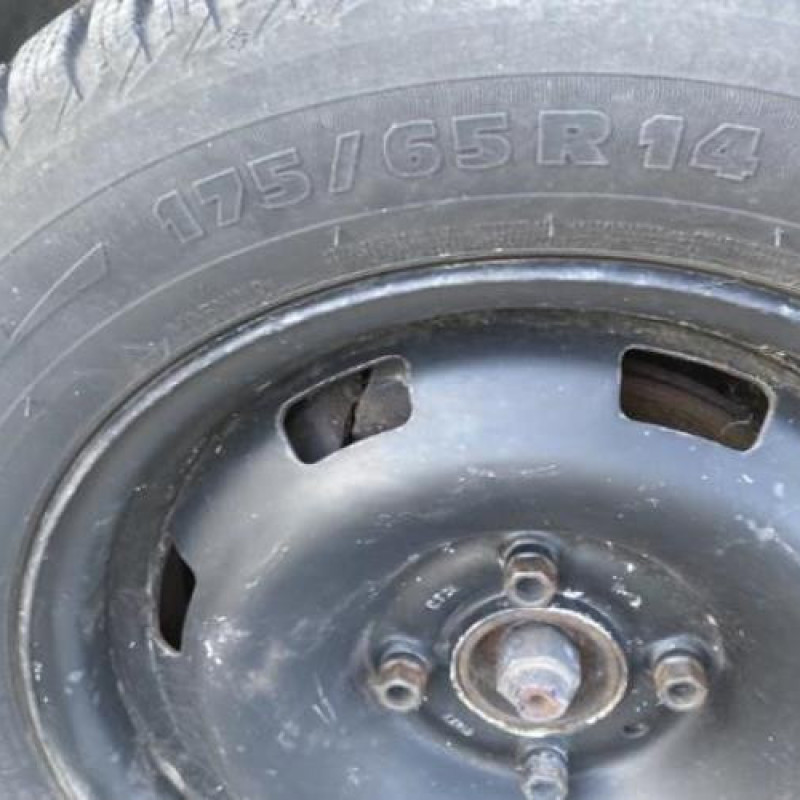 Attache ceinture avant gauche PEUGEOT 206 Photo n°7