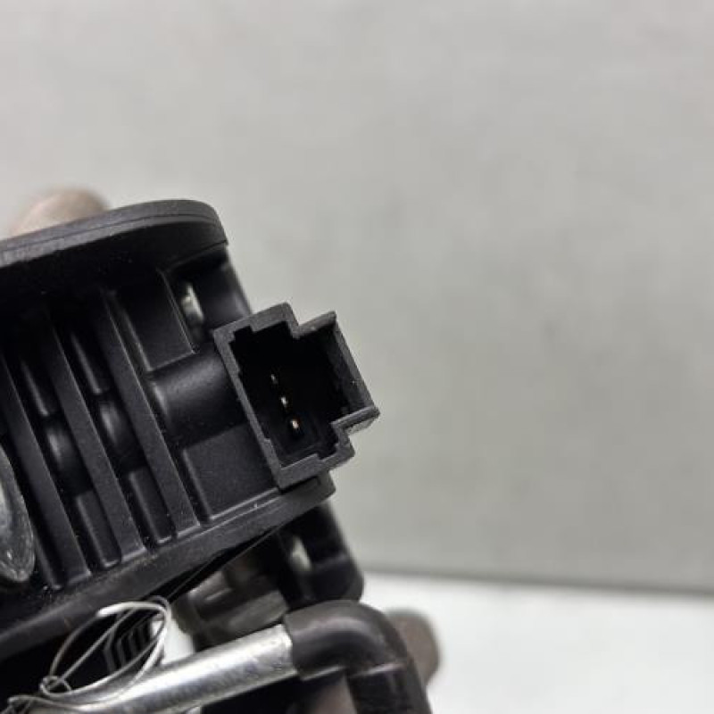 Moteur essuie glace arriere PEUGEOT 206 Photo n°4