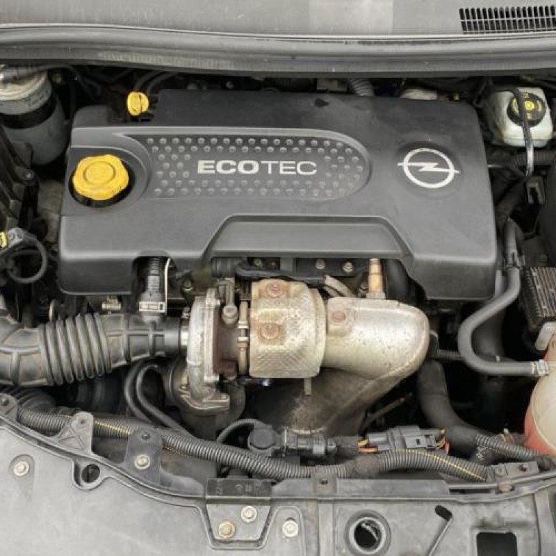 Capot OPEL CORSA D Photo n°18