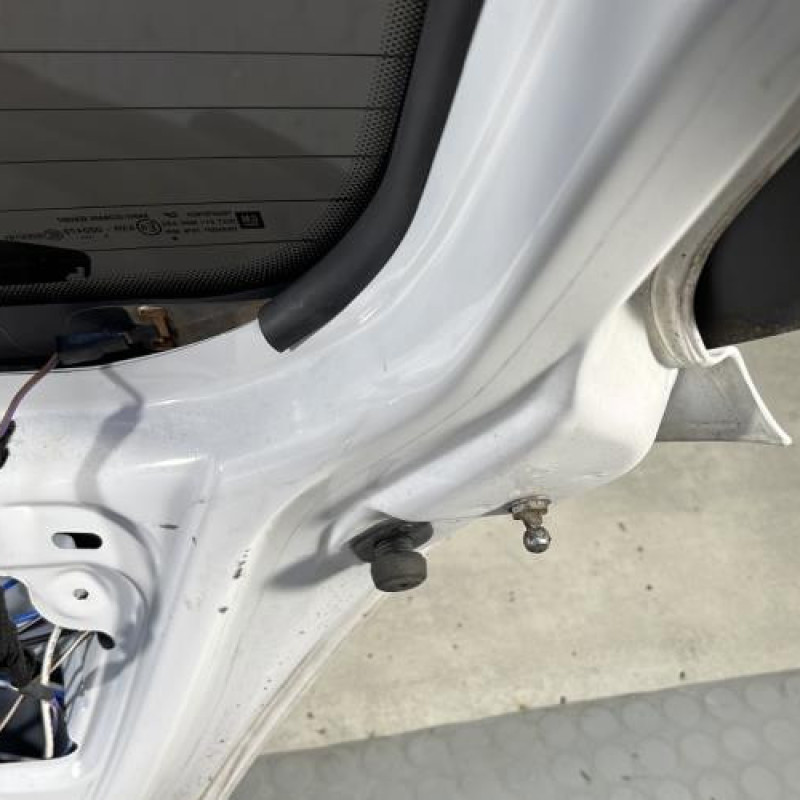 Malle/Hayon arriere OPEL CORSA D Photo n°8