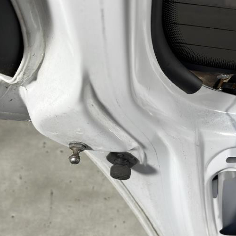 Malle/Hayon arriere OPEL CORSA D Photo n°9