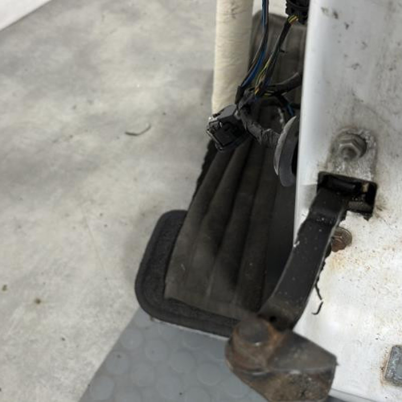 Porte avant gauche OPEL CORSA D Photo n°4