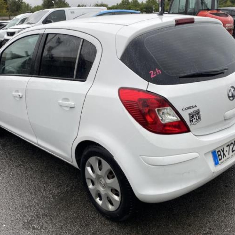 Plage arriere OPEL CORSA D Photo n°6
