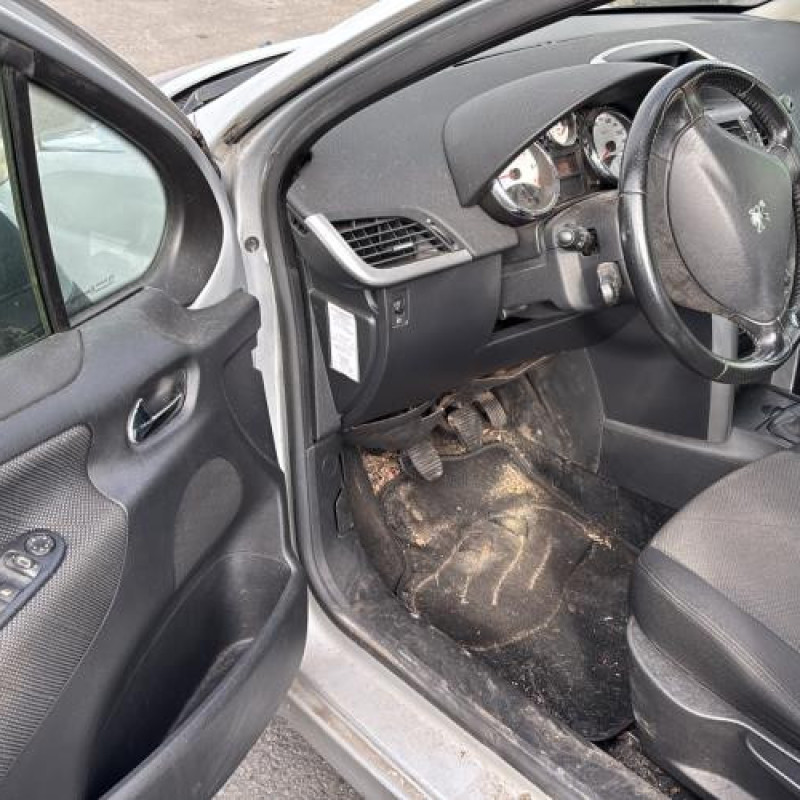 Pare choc avant PEUGEOT 207 Photo n°16