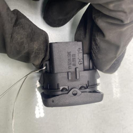 Interrupteur de leve vitre avant droit FORD FOCUS 2