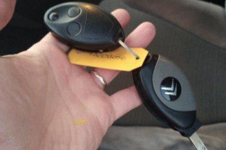 Aile avant gauche CITROEN C8