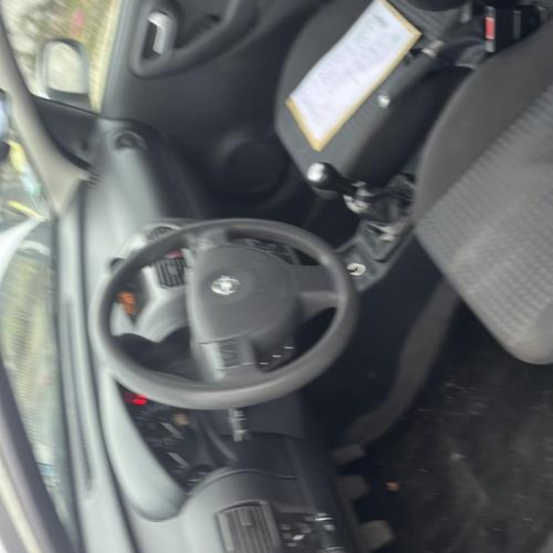 Pare choc arriere OPEL CORSA C Photo n°10