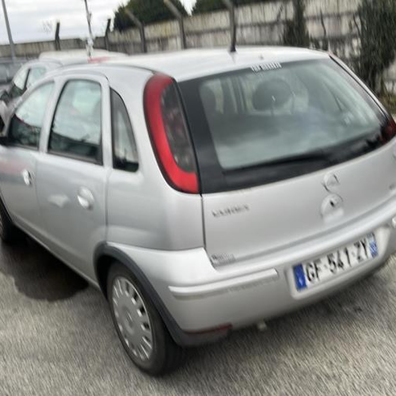 Pare choc arriere OPEL CORSA C Photo n°17