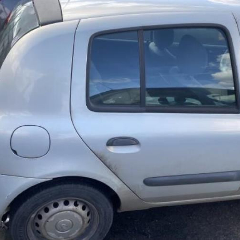 Capot RENAULT CLIO 2 Photo n°12