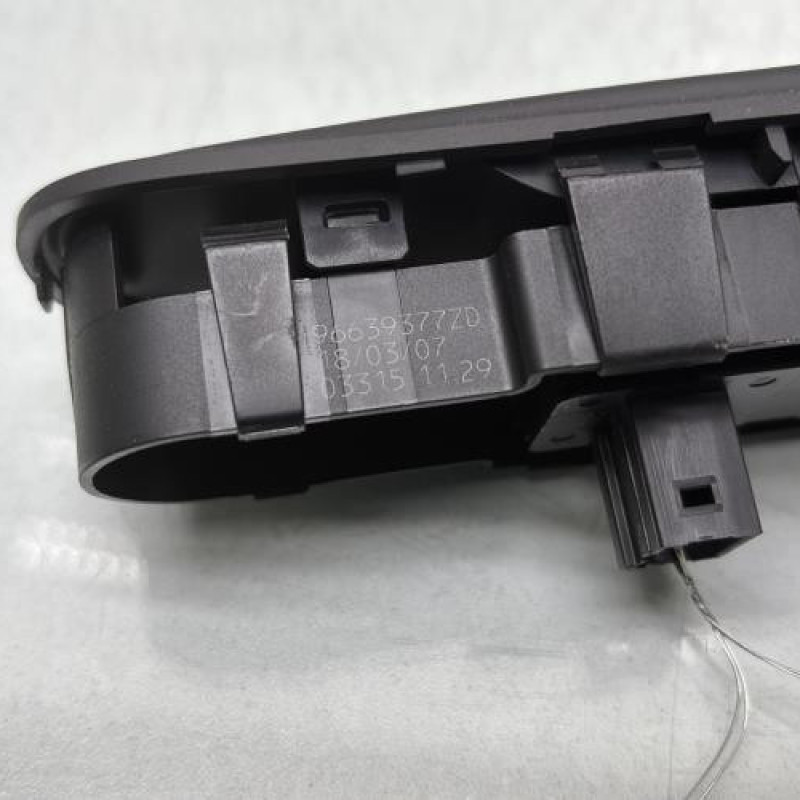 Interrupteur de leve vitre avant droit CITROEN C4 PICASSO 1 Photo n°3