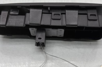 Interrupteur de leve vitre avant droit CITROEN C4 PICASSO 1