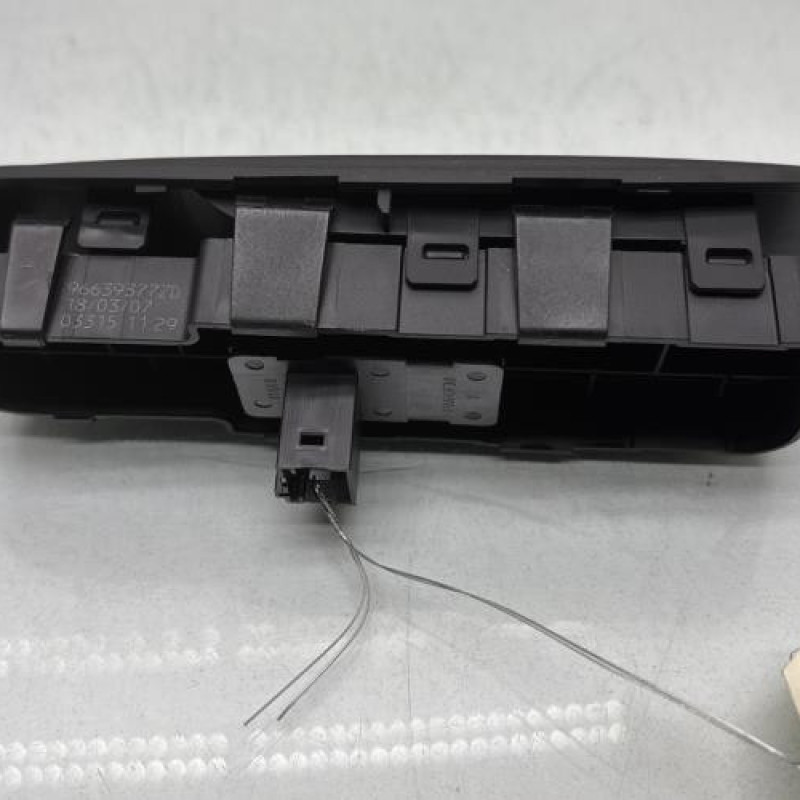 Interrupteur de leve vitre avant droit CITROEN C4 PICASSO 1 Photo n°4