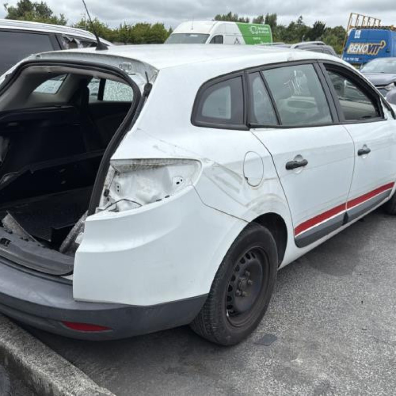 Aile avant gauche RENAULT MEGANE 3 Photo n°7